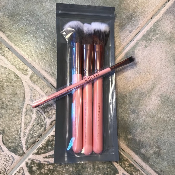 Luxie Other - 4 Piece Luxie Face and Eyes Rose Gold Brushes